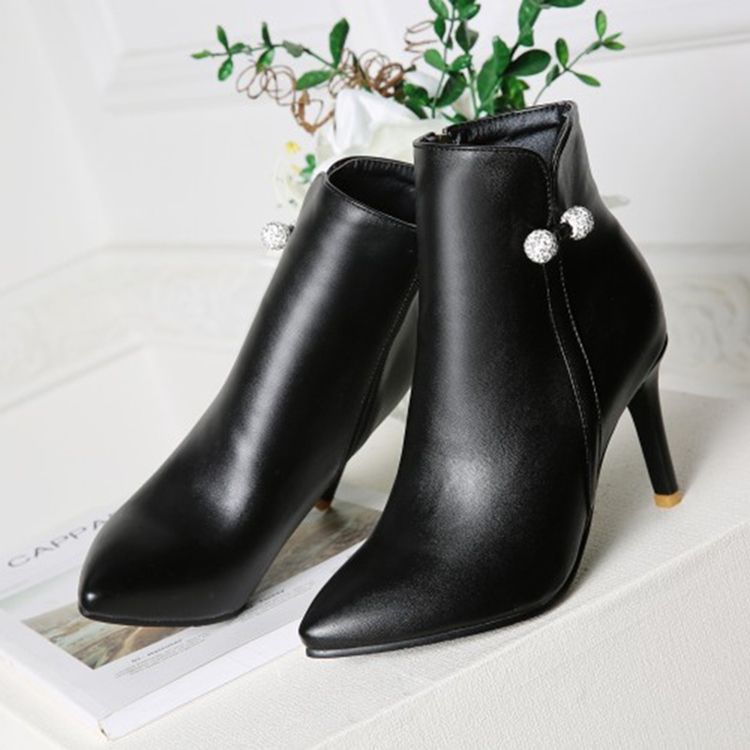 Frauen Mit Schlichten Perlen Verzierte High Heel Stiefel