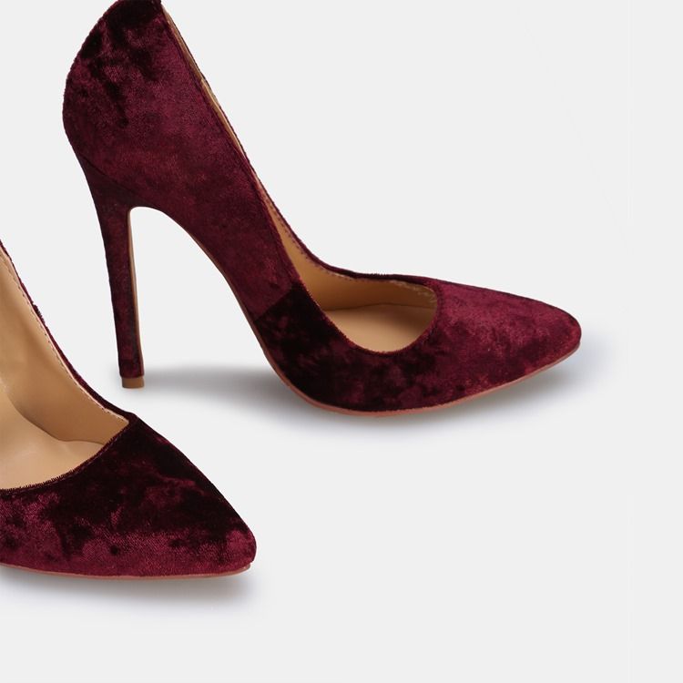 Damen Pumps Mit Spitzer Zehenpartie Und Stilettoabsatz Aus Wildleder