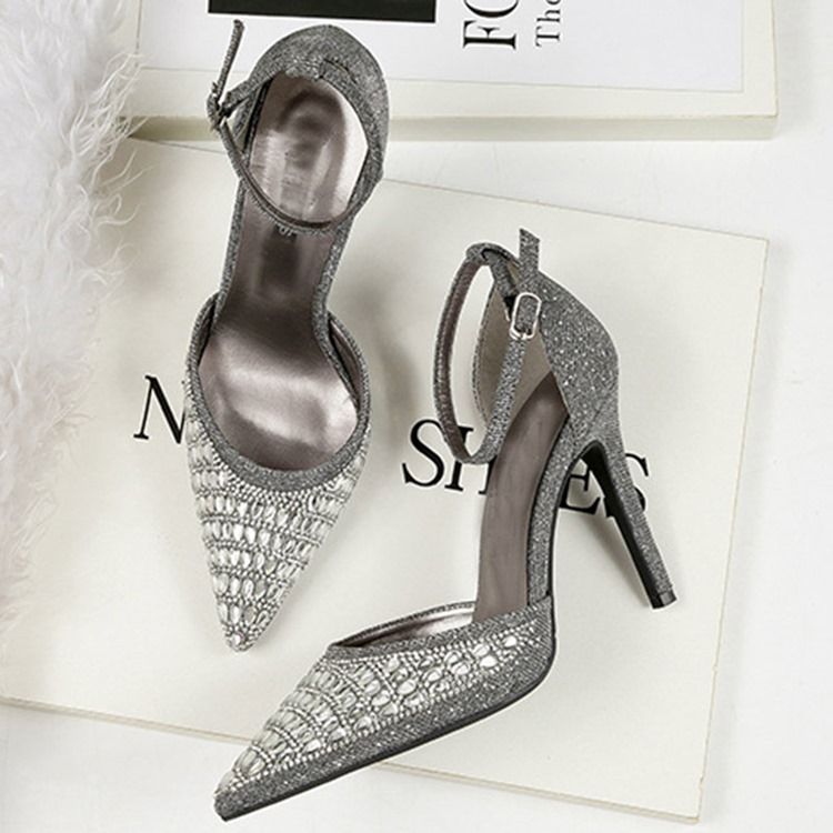 Damen-pumps Mit Strass-spitze Und Schnalle Mit Stiletto-absatz