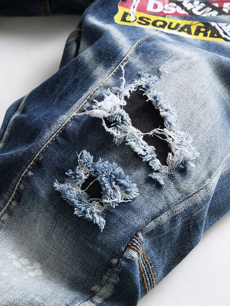 Gerade Getragene Herren-jeans Mit Mittlerem Bund Und Knopf