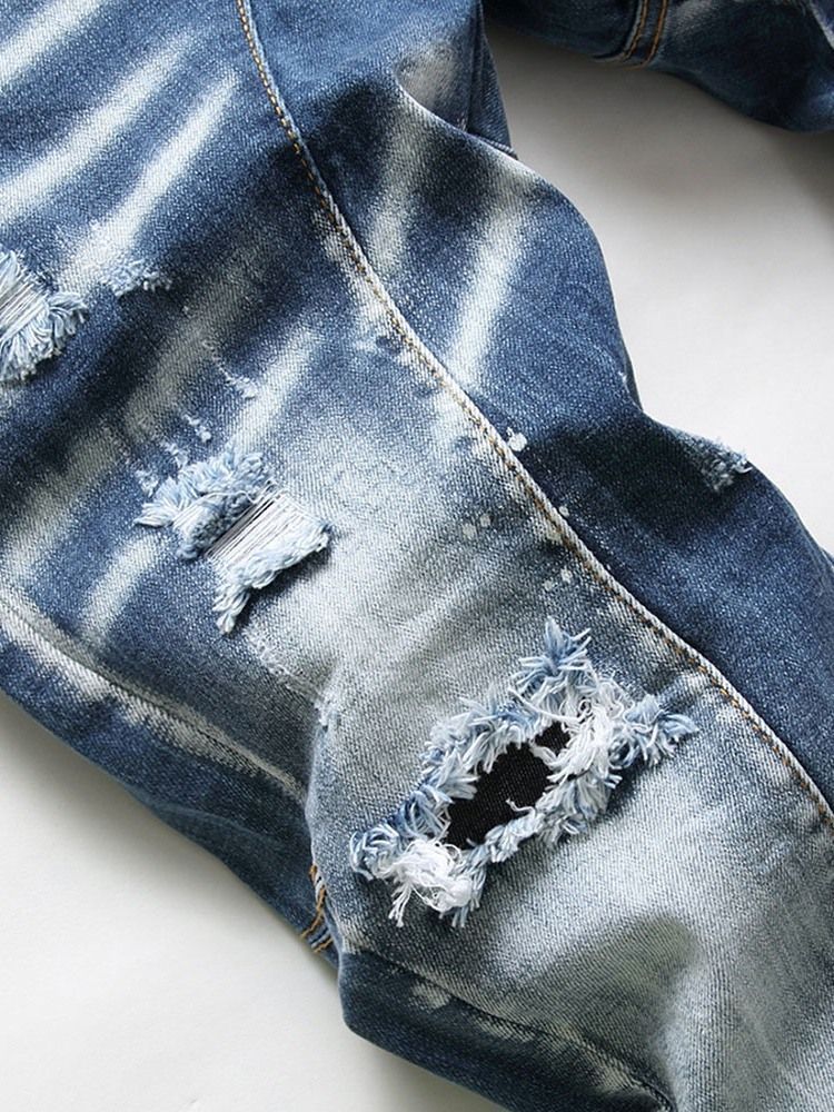 Gerade Getragene Herren-jeans Mit Mittlerem Bund Und Knopf