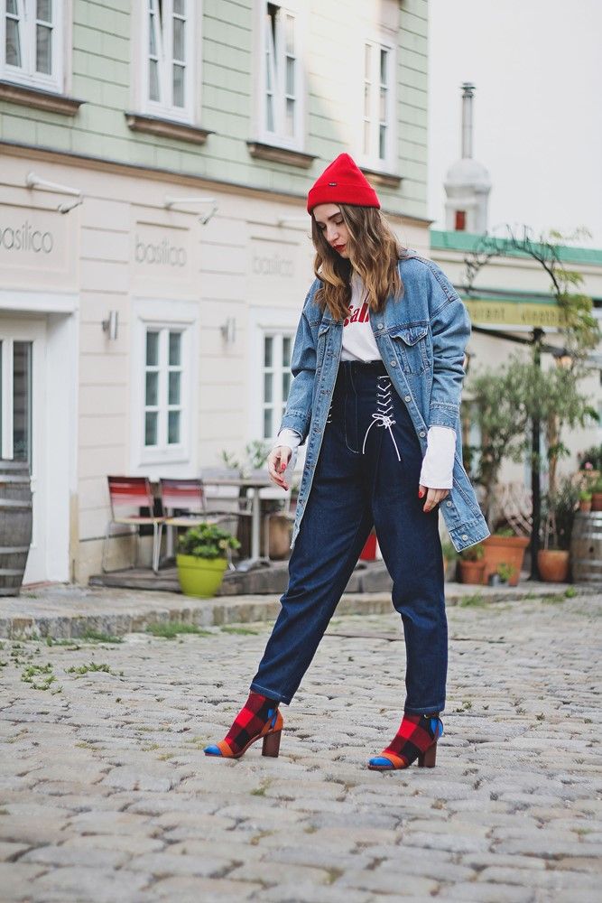 Lockere Damenjeans In Voller Länge Mit Weitem Bein