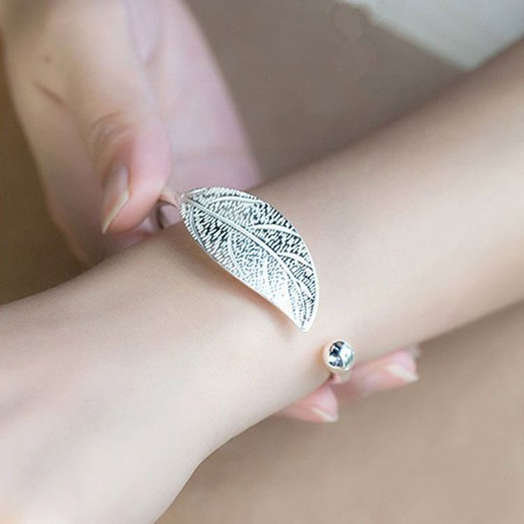 Hollow Out Leaf Fashion Armbänder