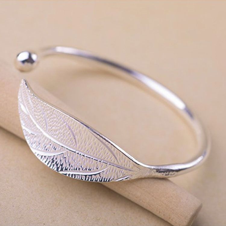 Hollow Out Leaf Fashion Armbänder