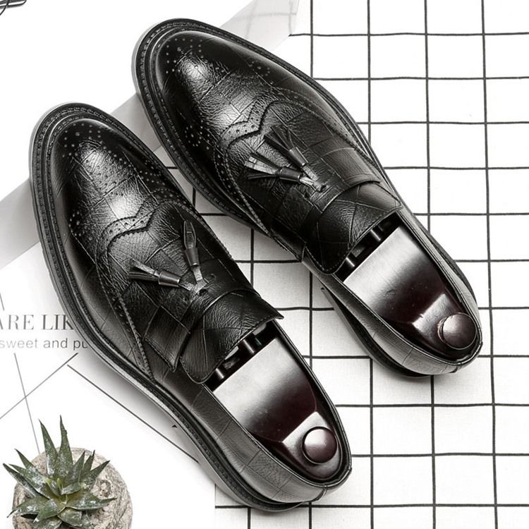 Einfarbige Spitz Zulaufende Low-cut Upper Slip-on Herren Oxfords