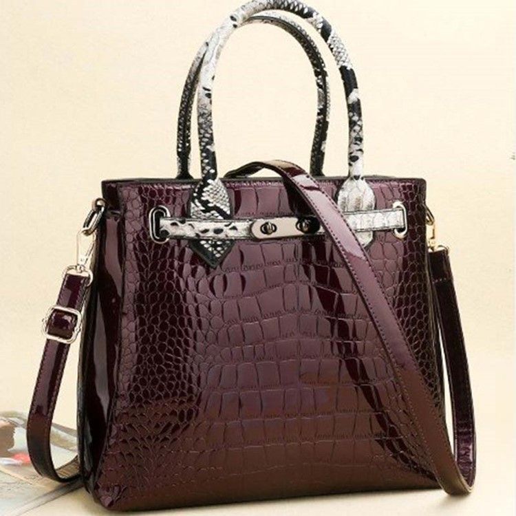 Alligator Thread Pu Square Handtasche