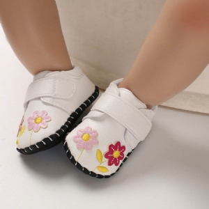 Babyschuhe Mit Blumenstickerei