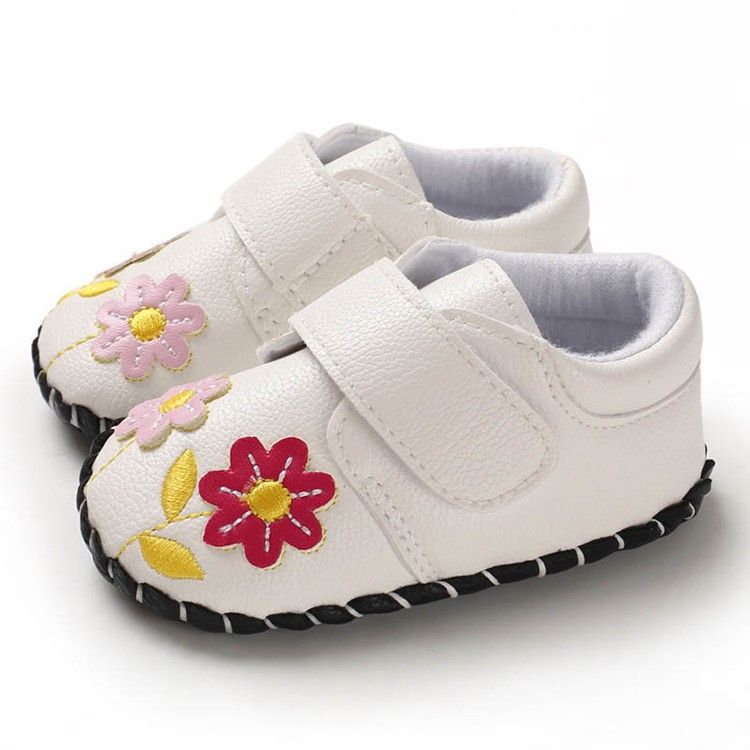 Babyschuhe Mit Blumenstickerei