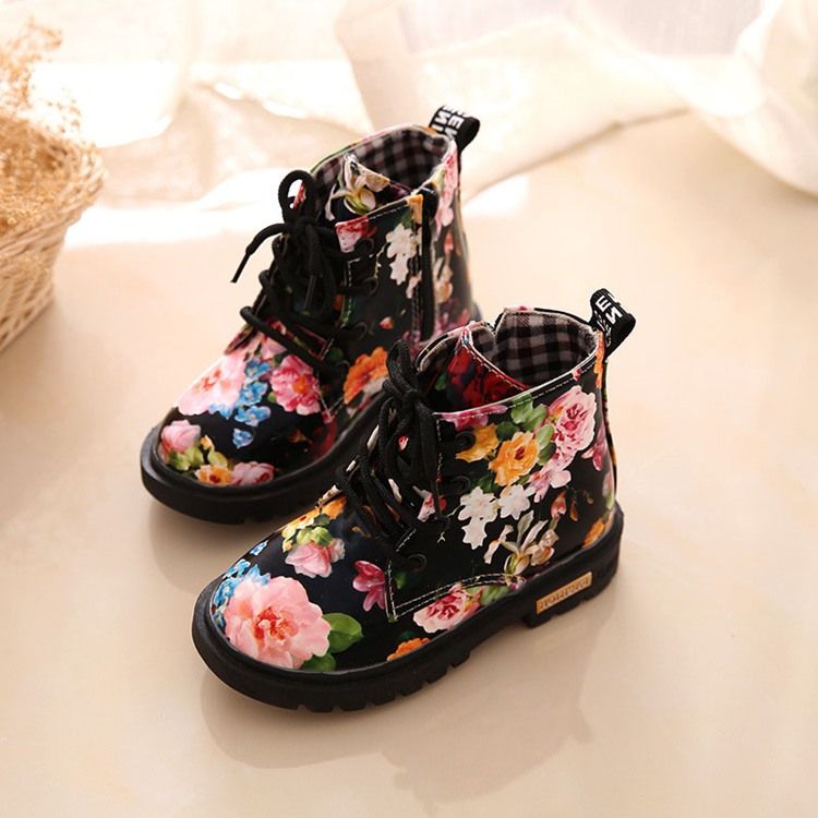 Babystiefel Mit Runder Zehenpartie Und Seitlichem Reißverschluss Mit Blumen