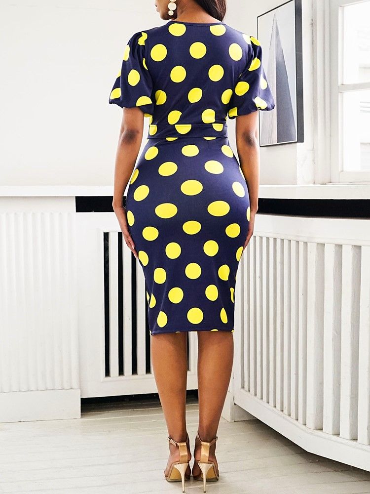 Damen-kurzarm-kleid Mit Rundhalsausschnitt Und Figurbetontem Polka Dots